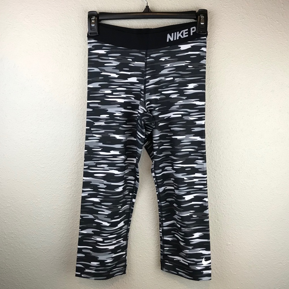 Nike Pro Black White Gray Camo Cropped Leggings S